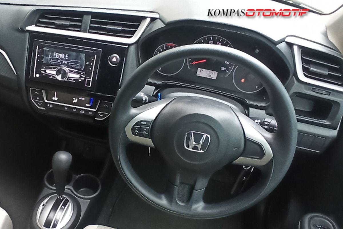 Interior Honda Brio Satya CVT