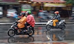 Kemenhub Dorong Masyarakat Kurangi Pakai Motor, Beralih ke Transportasi Umum 