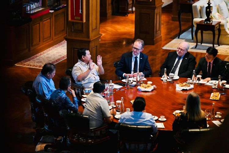 Pemerintah Indonesia menyambut baik rencana yang disampaikan oleh Delegasi UK untuk memperkuat hubungan bilateral melalui kerja sama pendidikan. 