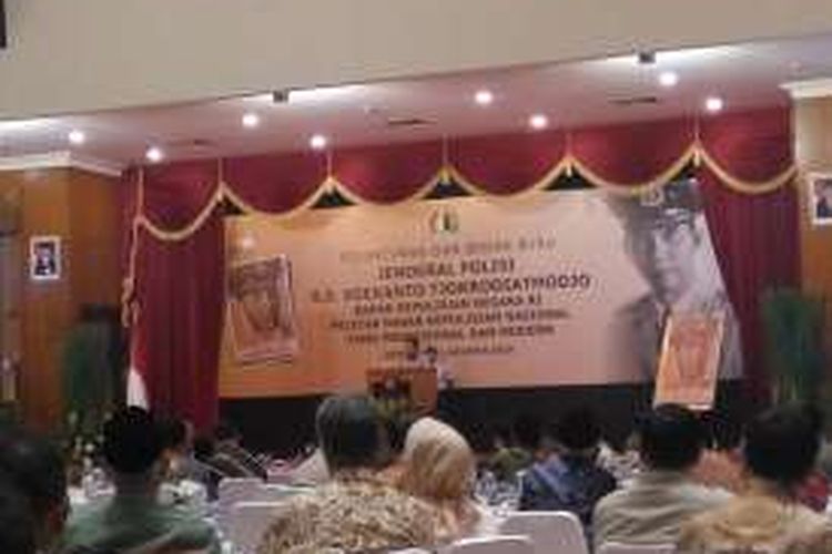 Wakil Presiden Jusuf Kalla saat menyampaikan sambutan dalam peluncuran buku Jenderal Polisi R.S. Soekanto Tjokrodiatmodjo: Bapak Kepolisan Negara RI Peletak Dasar Kepolisian Nasional yang Profesional dan Modern di Perguruan Tinggi Ilmu Kepolisian, Kamis (11/8/2016).