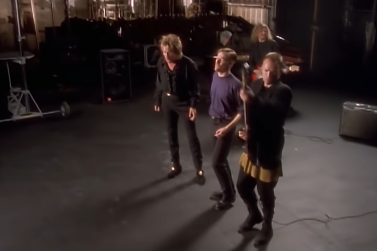 Video klip lagu All for Love dari Bryan Adams, Rod Stewart, dan Sting