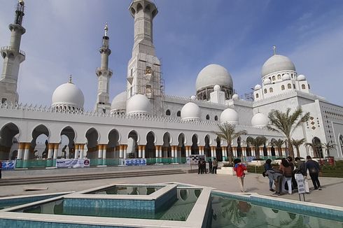 Masjid Sheikh Zayed Solo Diresmikan November 2022