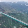 Jembatan Tertinggi Dunia di China Jadi Magnet Bagi Penggemar Olahraga Ekstrem Dunia