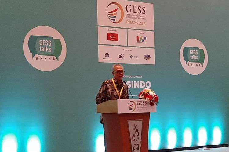 Staf Ahli Bidang Inovasi dan Daya Saing Kemendikbud Ananto Kusuma Seta dalam pembukaan pameran Global Educational Supplies and Solutions (GESS) Indonesia 2019 di Jakarta, Rabu (18/9/2019).