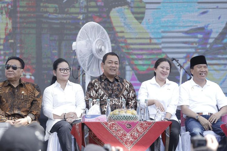 Momen Wali Kota Semarang Hendrar Prihadi bersama Ketua DPR RI Puan Maharani