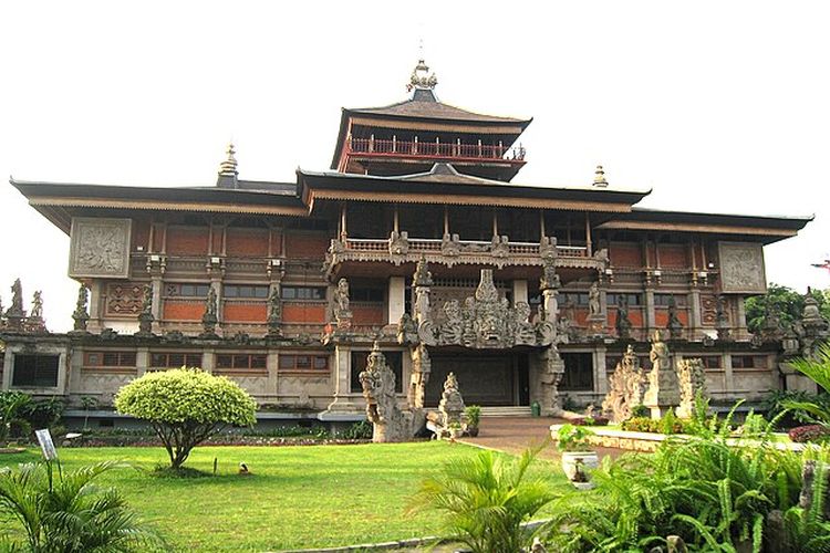 Museum Indonesia, salah satu museum di TMII