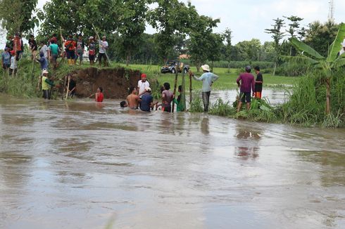 Tanggul Jebol, Permukiman Warga di 2 Dusun di Jombang Terendam Banjir 70 Cm