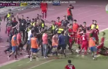 Pertandingan final SEA Games 2023 cabor sepakbola yang mempertemukan Indonesia vs Thailand sempat mengalami kericuhan setelah Irfan Jauhari mencetak gol pada babak perpanjangan waktu pertama.