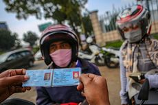 Warga Kota Tangerang Menanti Bansos