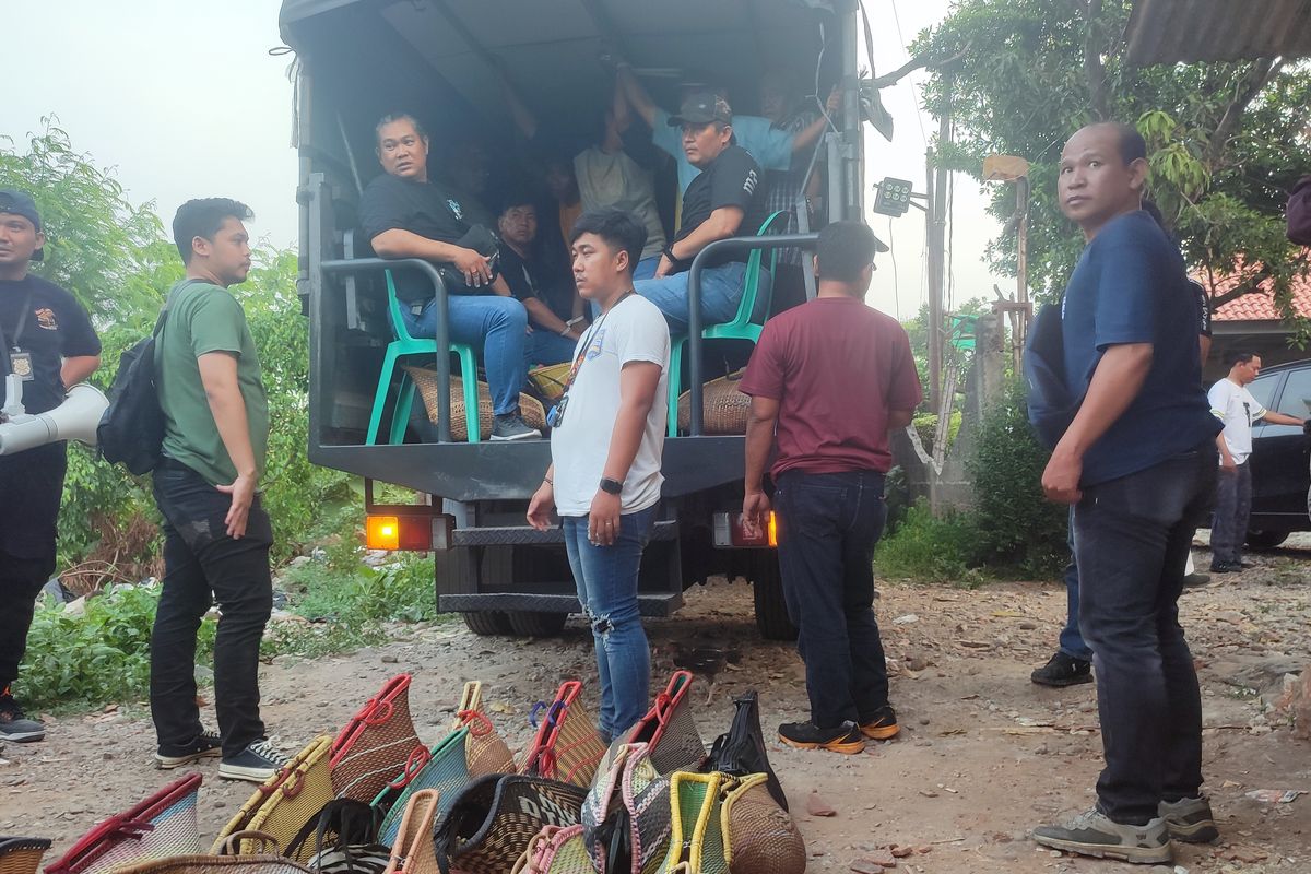 Gerebek Judi Sabung Ayam Di Bekasi Polisi Sita 45 Ekor Ayam