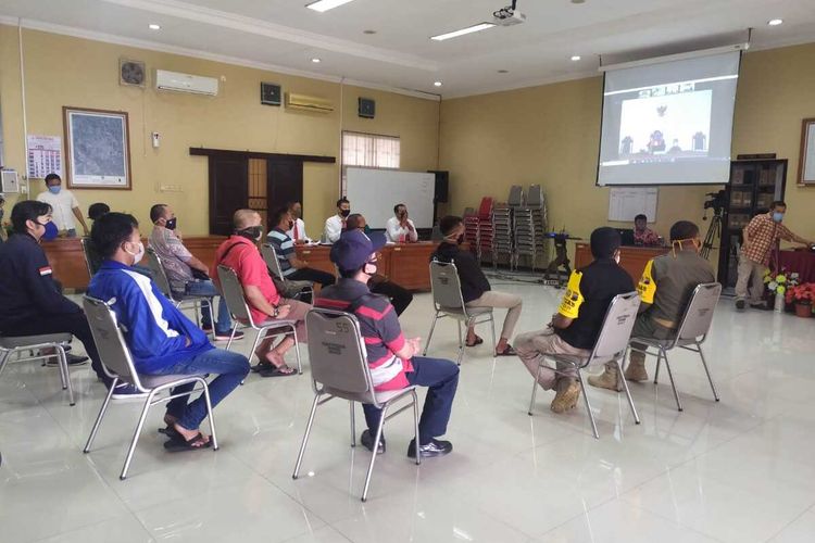 Sidang tipiring di aula Kantor Bappedalitbang Banyumas, Jawa Tengah, Jumat (15/5/2020).