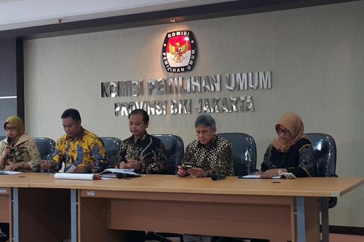 KPU DKI Jakarta menggelar konferensi pers di Kantor KPU DKI, Jalan Salemba Raya, Jakarta Pusat, Kamis (9/2/2017).