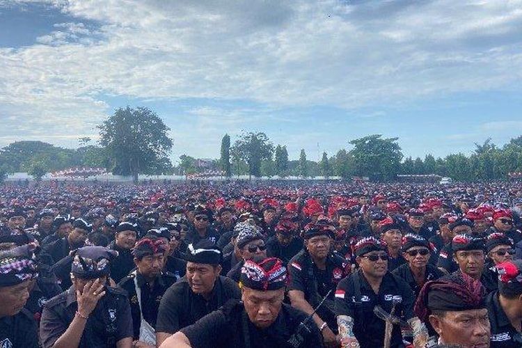 13.000 Pecalang Adat di Seluruh Daerah Bali Berkumpul di Lapangan Renon Tegaskan Tolak Ormas