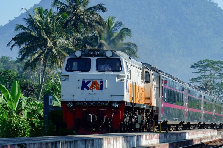 Jadwal dan Harga Tiket KA Banyubiru Rute Solo-Semarang PP 2025