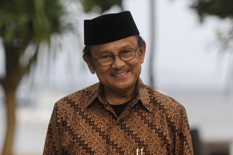 Hasil gambar untuk bj habibie