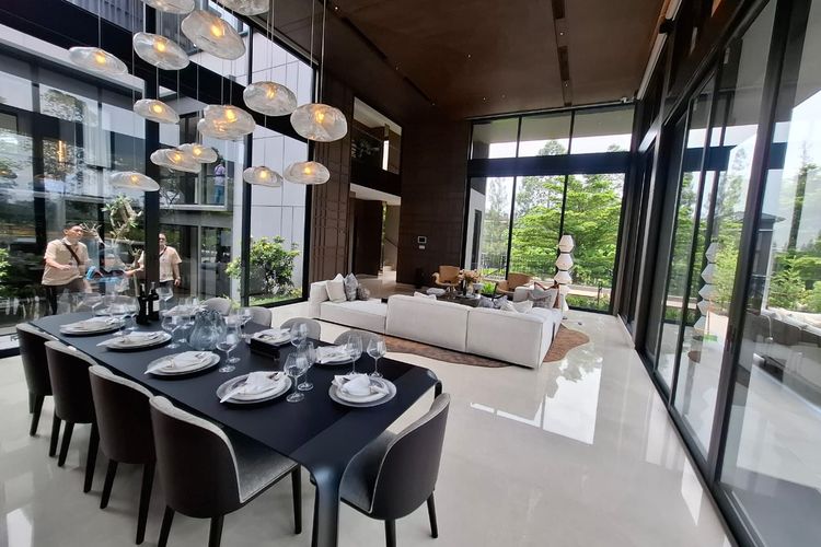 Dining dan Living Room di Botanic Villa at NavaPark BSD City