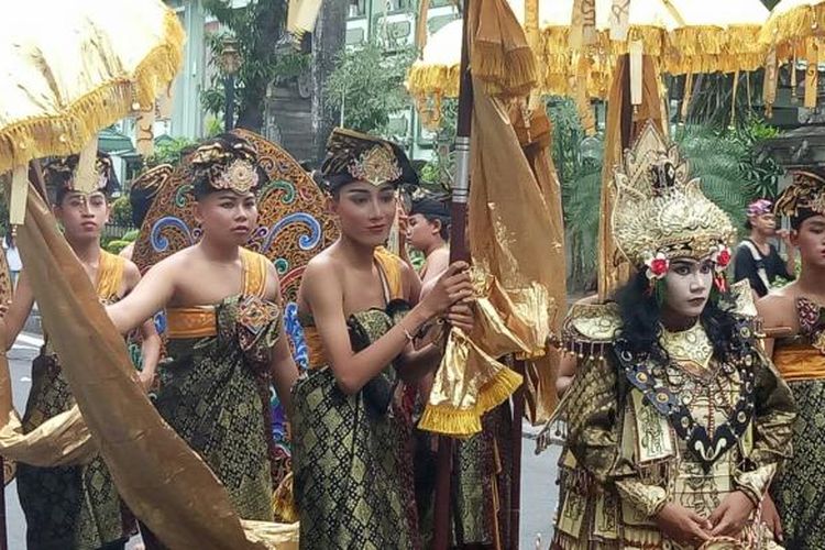 Pembukaan Denpasar Festival, Rabu (28/12/2016), dimeriahkan parade anak-anak.