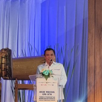 Direktur Utama Bank BTN Nixon LP Napitupulu saat acara Akad Massal Serentak KPR Bank BTN di Perumahan Puri Delta Tigaraksa, Tangerang, Selasa (8/8/2023).