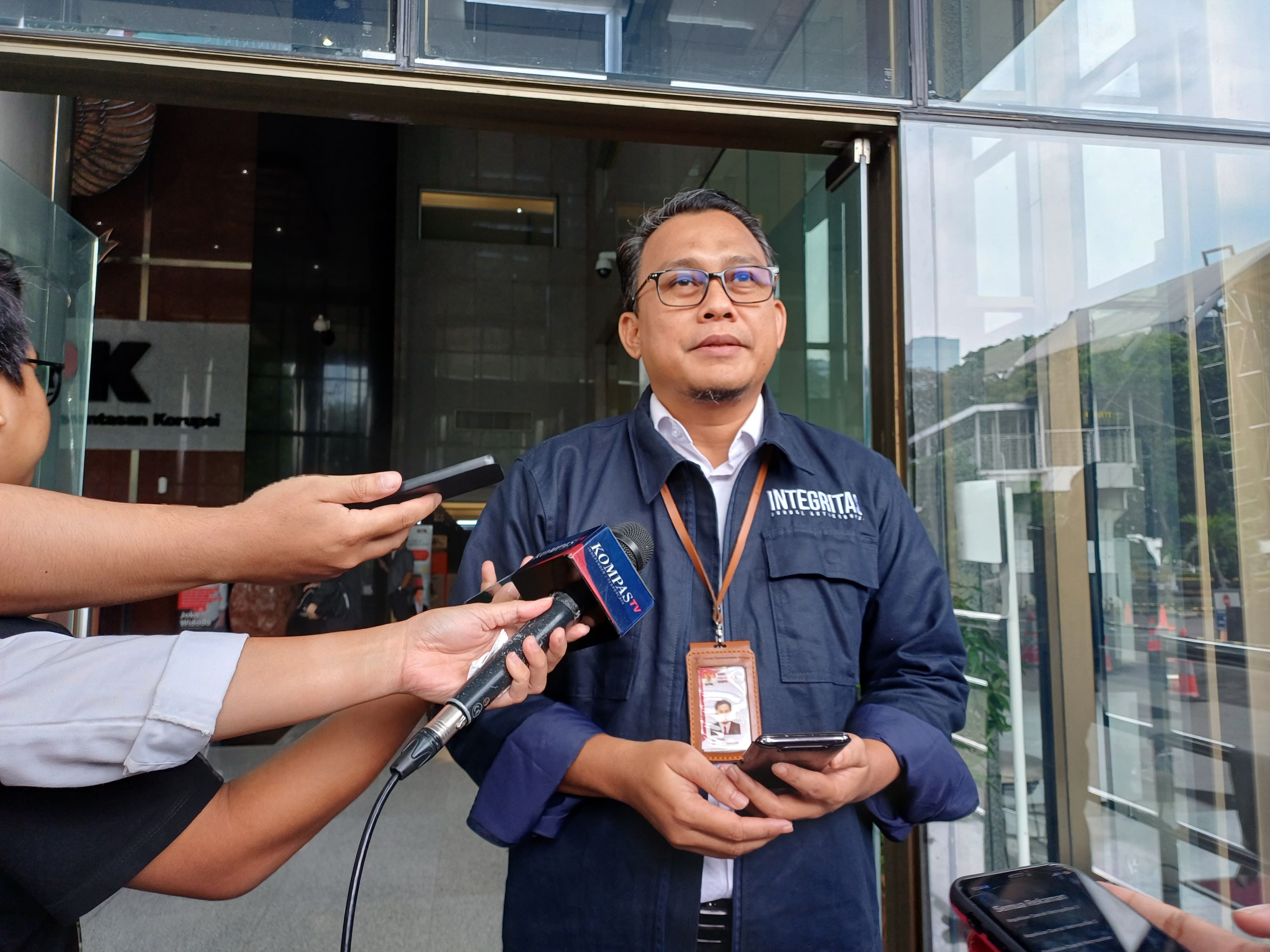 KPK Cecar Ajudan Gubernur Maluku Utara Soal Penerimaan Uang dari Swasta
