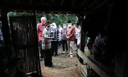 Buruh Tani Asal Pekalongan Ini Tak Menyangka Rumahnya Dapat Bantuan Renovasi dari Ganjar