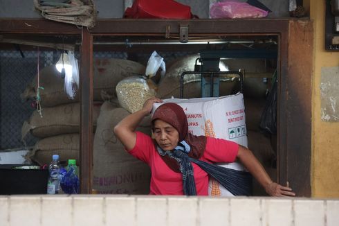Asa Para Buruh Gendong demi Toilet Gratis di Pasar Tradisional