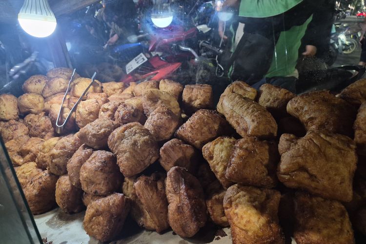 Galundeng vs Croissant: Pertarungan Cita Rasa Lokal dan Asing di Lidah Generasi