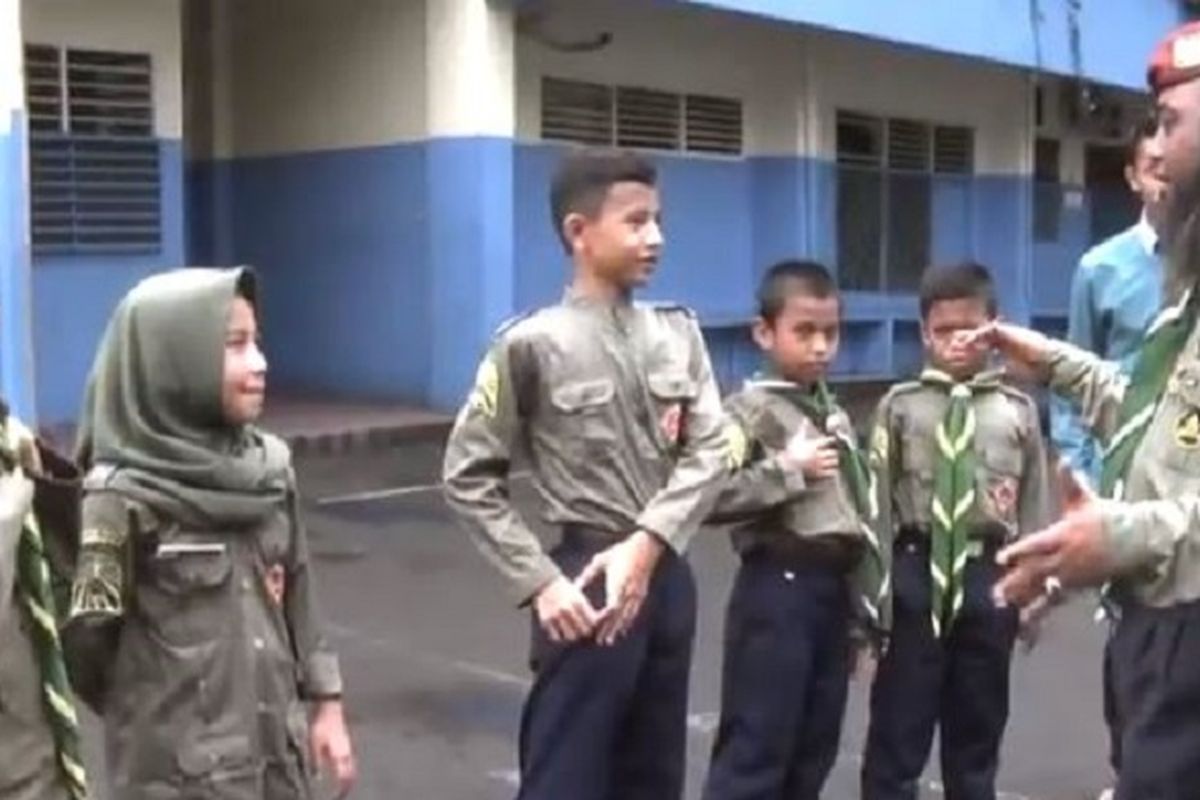 An image of foster children participating in their routine activity in Jakarta. 