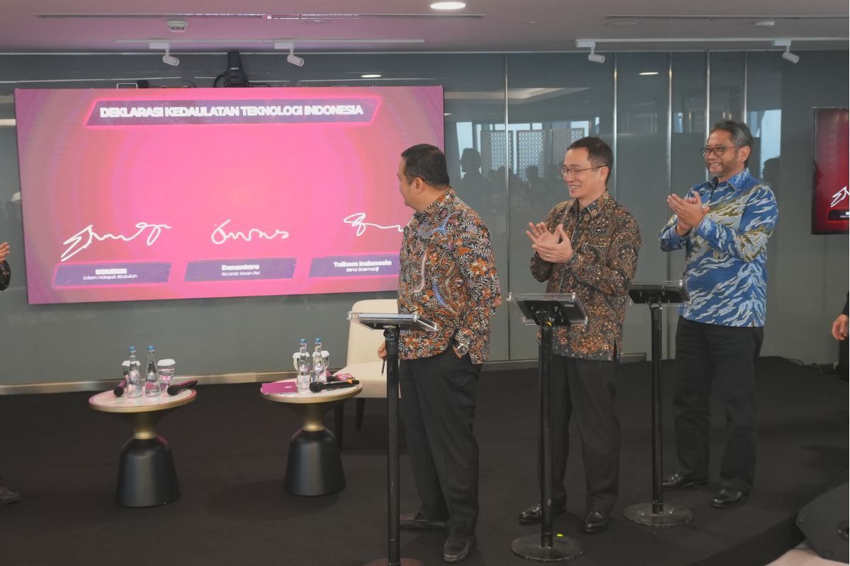 Telkom menyelenggarakan Indonesia Tech Sovereignty Forum 2026 sebagai upaya memperkuat kolaborasi lintas sektor dalam membangun ekosistem digital nasional yang mandiri, aman, dan berdaya saing melalui pengembangan sovereign cloud, AI, dan cybersecurity Indonesia, Rabu (20/5). 