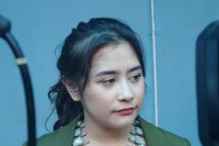 Prilly Latuconsina ditemui di Gedung Trans, Mampang Prapatan, Jakarta Selatan, Selasa (11/10/2016).