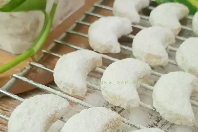 Kue putri salju keju. 