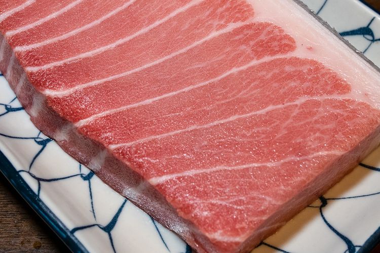 Ilustrasi otoro tuna, bagian bluefin tuna yang paling mahal. 