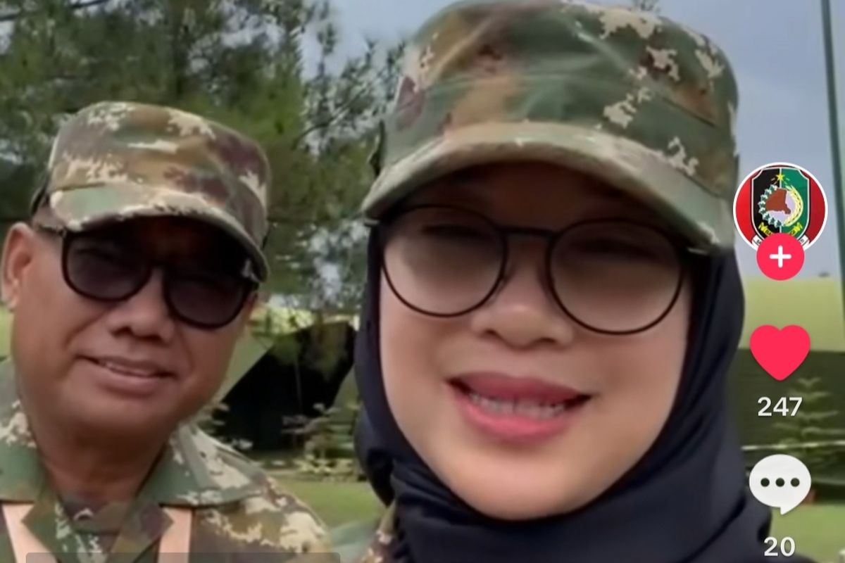 Tangkapan layar Ipuk mengenakan seragam komcad saat ikut retreat, Kamis (27/2/2025) 