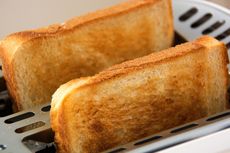 3 Cara Bersihkan Pemanggang Roti dari Noda Gosong