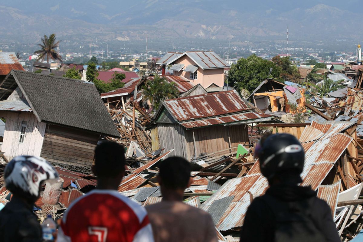 Kerusakan parah akibat gempa bumi terlihat di Perumnas Balaroa, Palu, Sulawesi Tengah, Senin (1/10/2018). Gempa bumi dan tsunami di Palu dan Donggala, Sulawesi Tengah mengakibatkan 832 orang meninggal.