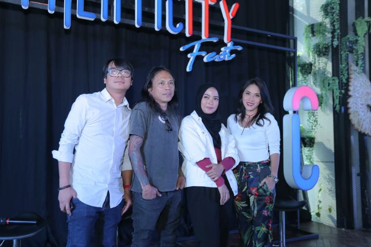 Pihak penyelenggara dan pengisi acara Authenticity Fest 2018 menggelar jumpa pers di Greenhouse Coworking and Office Space, Multivision Tower, Kuningan, Selasa (4/8/2018).