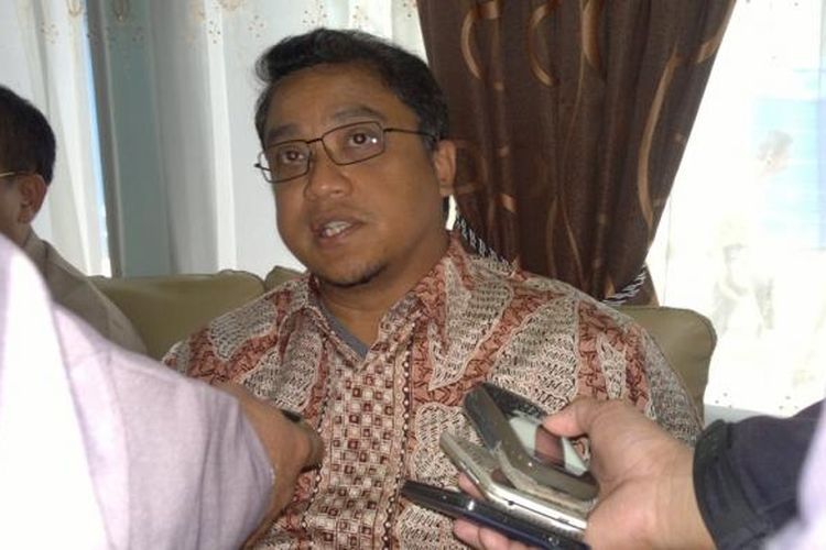 Ketua Komisi IX DPR RI Dede Yusuf mengunjungi wilayah perbatasan Kabupaten Nunukan. Dalam kunjungannya, Dede Yusuf menemukan ribuan buruh migran yang menjadi korban trafiking.