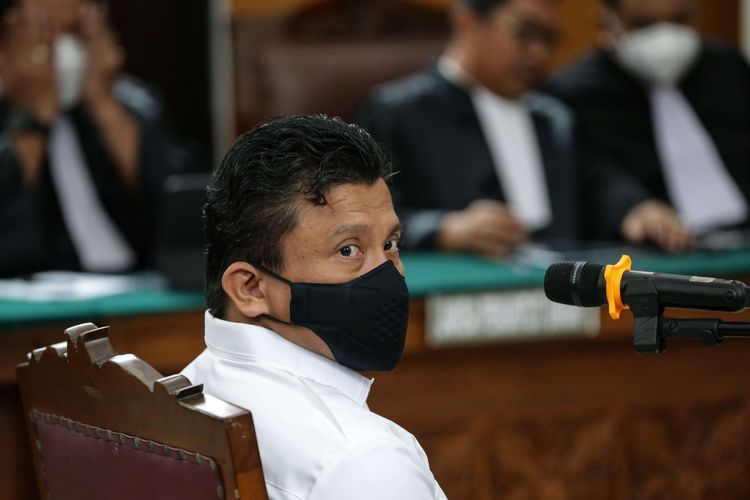 Terdakwa kasus pembunuhan berencana terhadap Nofriansyah Yosua Hutabarat atau Brigadir J, Ferdy Sambo menjalani sidang di Pengadilan Negeri Jakarta Selatan, Rabu (26/10/2022). Majelis Hakim akan membacakan putusan sela pada persidangan kali ini.