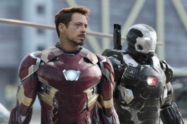 Robert Downey Jr dan Don Cheadle beraksi dalam Captain America: Civil War (2016)