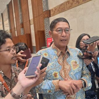 Kepala Eksekutif Pengawas Pasar Modal, Keuangan Derivatif dan Bursa Karbon (PMDK) Otoritas Jasa Keuangan (OJK) Inarno Djajadi ketika ditemui usai Pertemuan Tahunan Industri Jasa Keuangan 2025, Selasa (11/2/2025).