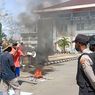 Demo Mahasiswa Tolak Pemekaran Papua Diwarnai Aksi Bakar Ban di Depan Kantor Wali Kota Sorong