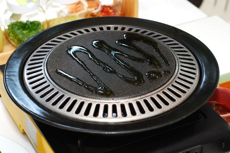 Korean BBQ Pan, salah satu alat masak korean barbeque. 
