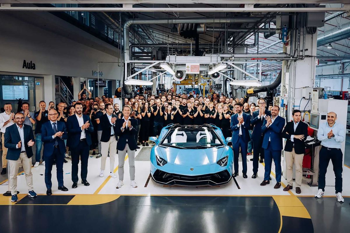 Aventador terakhir yang diproduksi Lamborghini