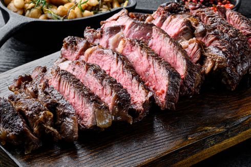 Hindari 3 Kesalahan Masak Steak di Rumah, Bikin Daging Cepat Kering