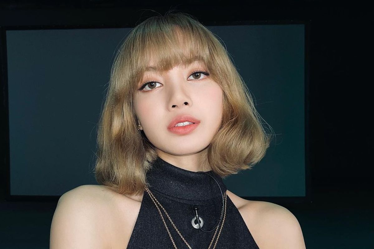 Penggemar menuntut keadilan untuk Lisa Blackpink yang tidak diizinkan hadiri acara Bvlgari di Paris.