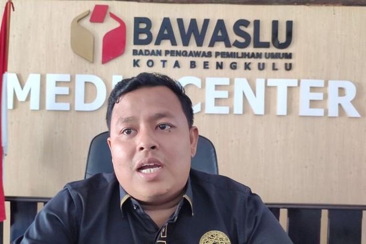 Kordiv PPPS Bawaslu Kota Bengkulu Ahmad Maskuri. 
