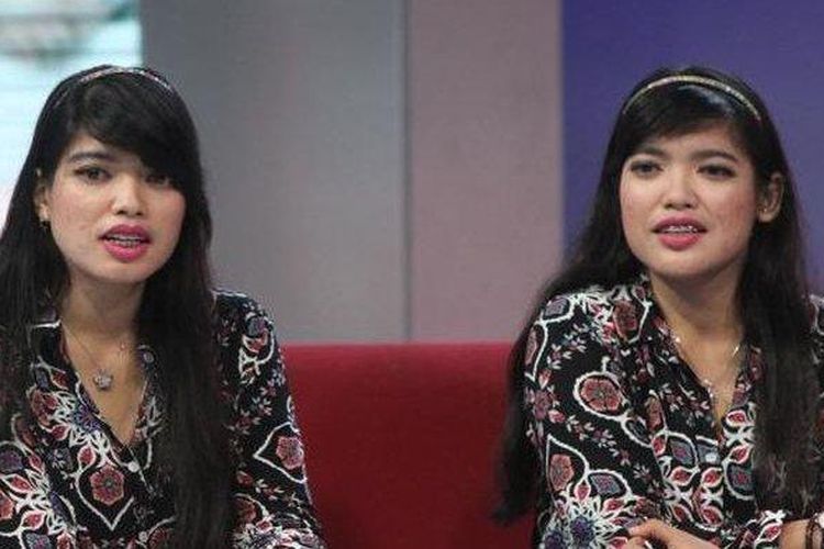 Yuliana dan Yuliani, kembar siam pertamdi Indonesia yang berhasil dipisahkan.
