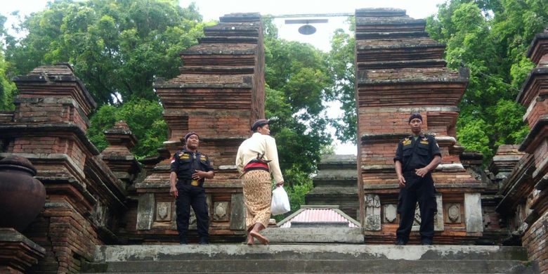 Makam Raja Imogiri di Kabupaten Bantul, DI Yogyakarta menjadi salah satu destinasi wisata andalan untuk menarik kunjungan wisatawan mancanegara Foto diambil beberapa waktu lalu.