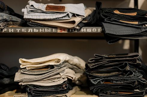 Cara Mencuci Celana Jeans Hitam agar Tidak Rusak dan Luntur