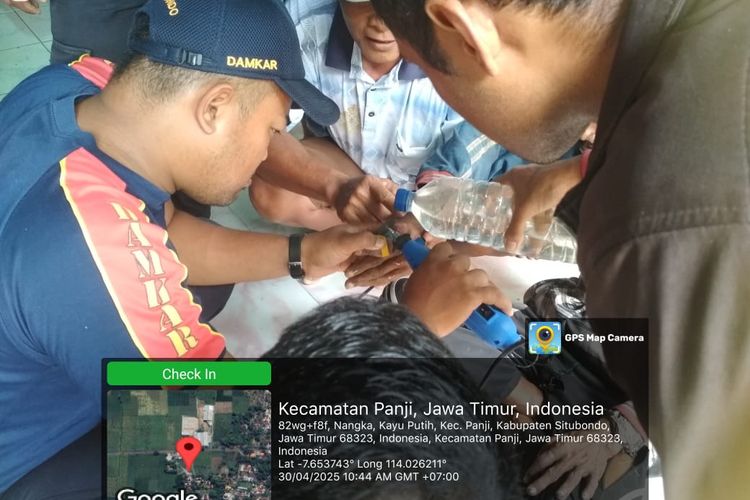 Dokter Klinik Tak Bisa, Damkar Situbondo Keluarkan Cincin di Kelingking ODGJ