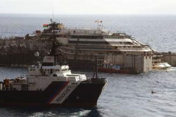 Kapal ini terbalik pada bulan Januari 2012 dan menewaskan puluhan orang.